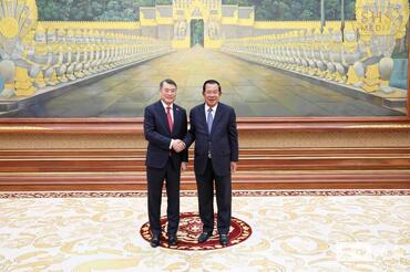 洪森會見越南總理黎明興推動擴大雙邊貿易與投資
